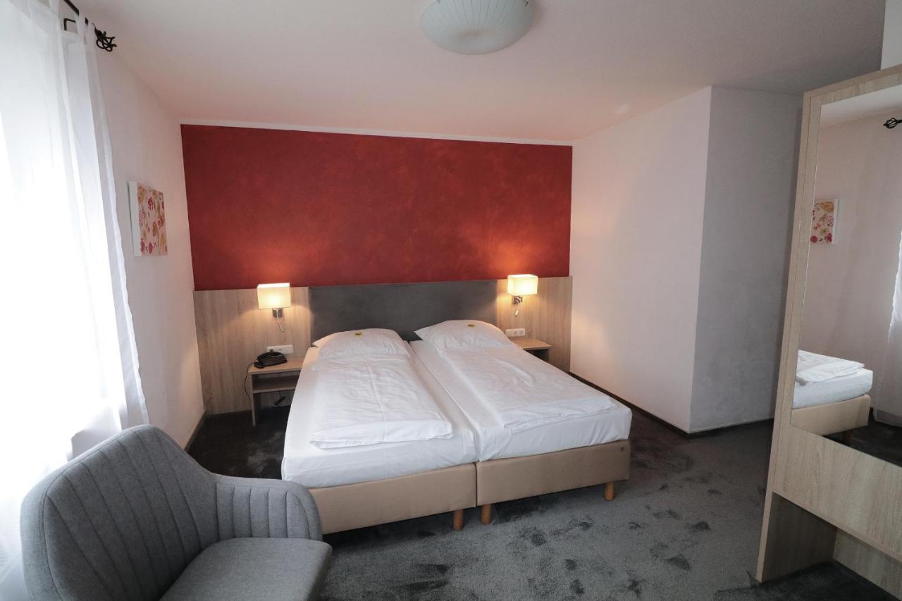 Hotel Central Цивен Екстериор снимка