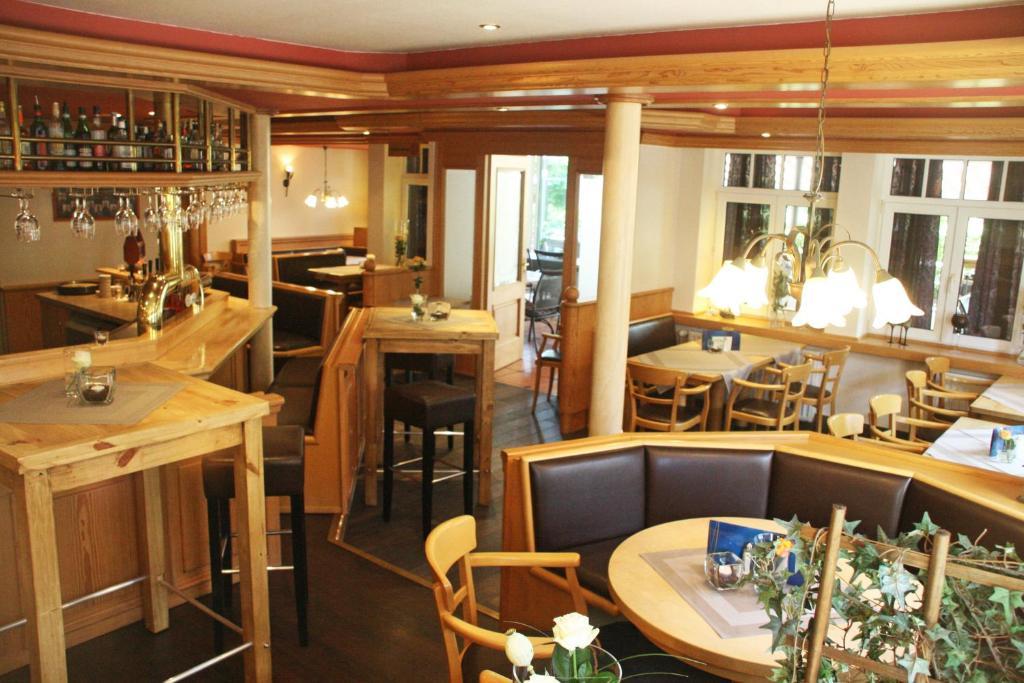 Hotel Central Цивен Екстериор снимка
