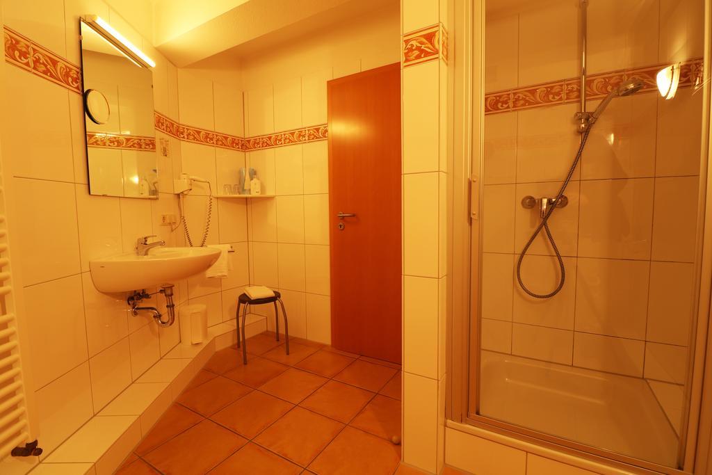 Hotel Central Цивен Екстериор снимка