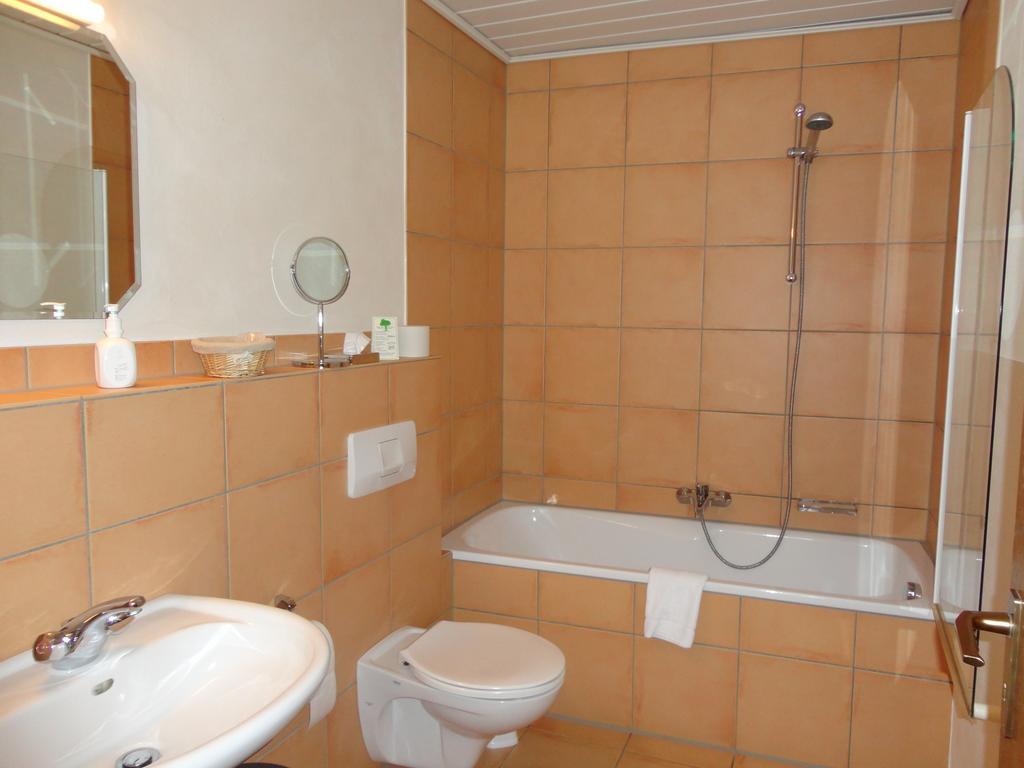 Hotel Central Цивен Екстериор снимка