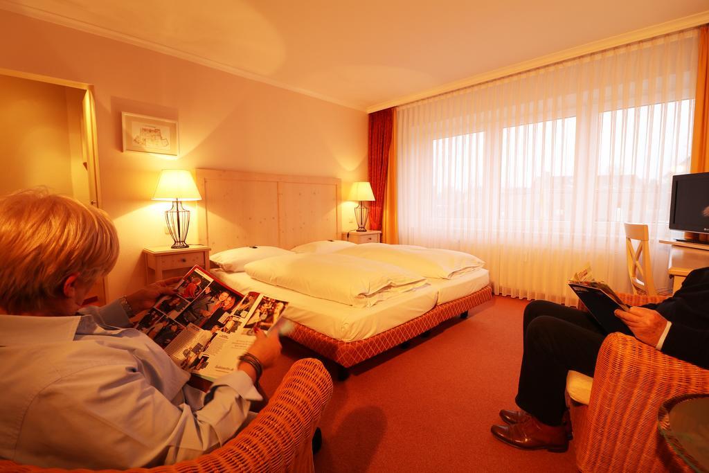 Hotel Central Цивен Екстериор снимка