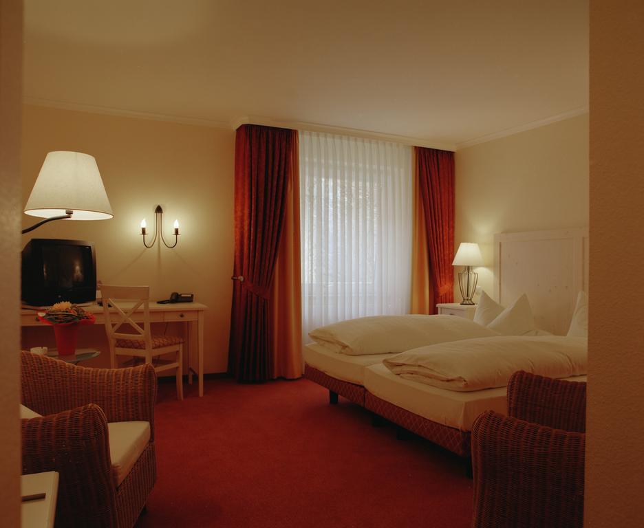 Hotel Central Цивен Екстериор снимка